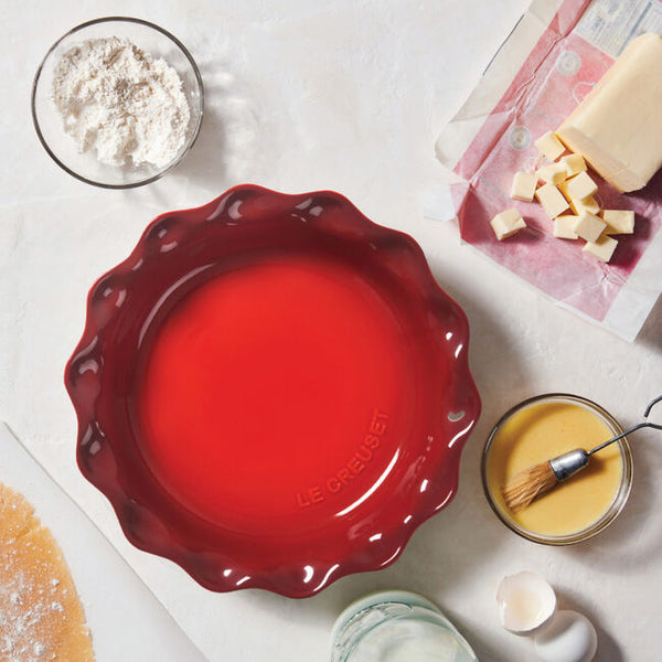 Le Creuset - 9" Heritage Pie Dish - Cerise