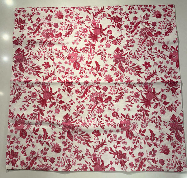 Le Cluny- Versailles White & Red Tablecloth (58" Square)