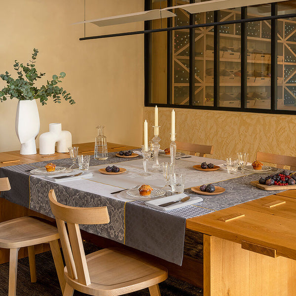 Le Jacquard Français- Voyage Grey Coated Cotton Tablecloth (69X98)