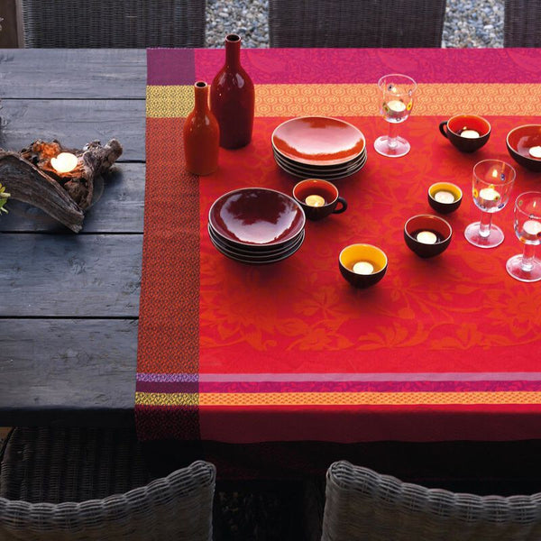 Le Jacquard Français- Provence Strawberry Coated Cotton Tablecloth (69X126)